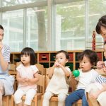 保育園で社会性を育む方法と2歳児の集団生活への不安解消ガイド