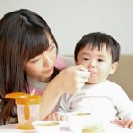 初めての離乳食！0歳～1歳の進め方とポイント