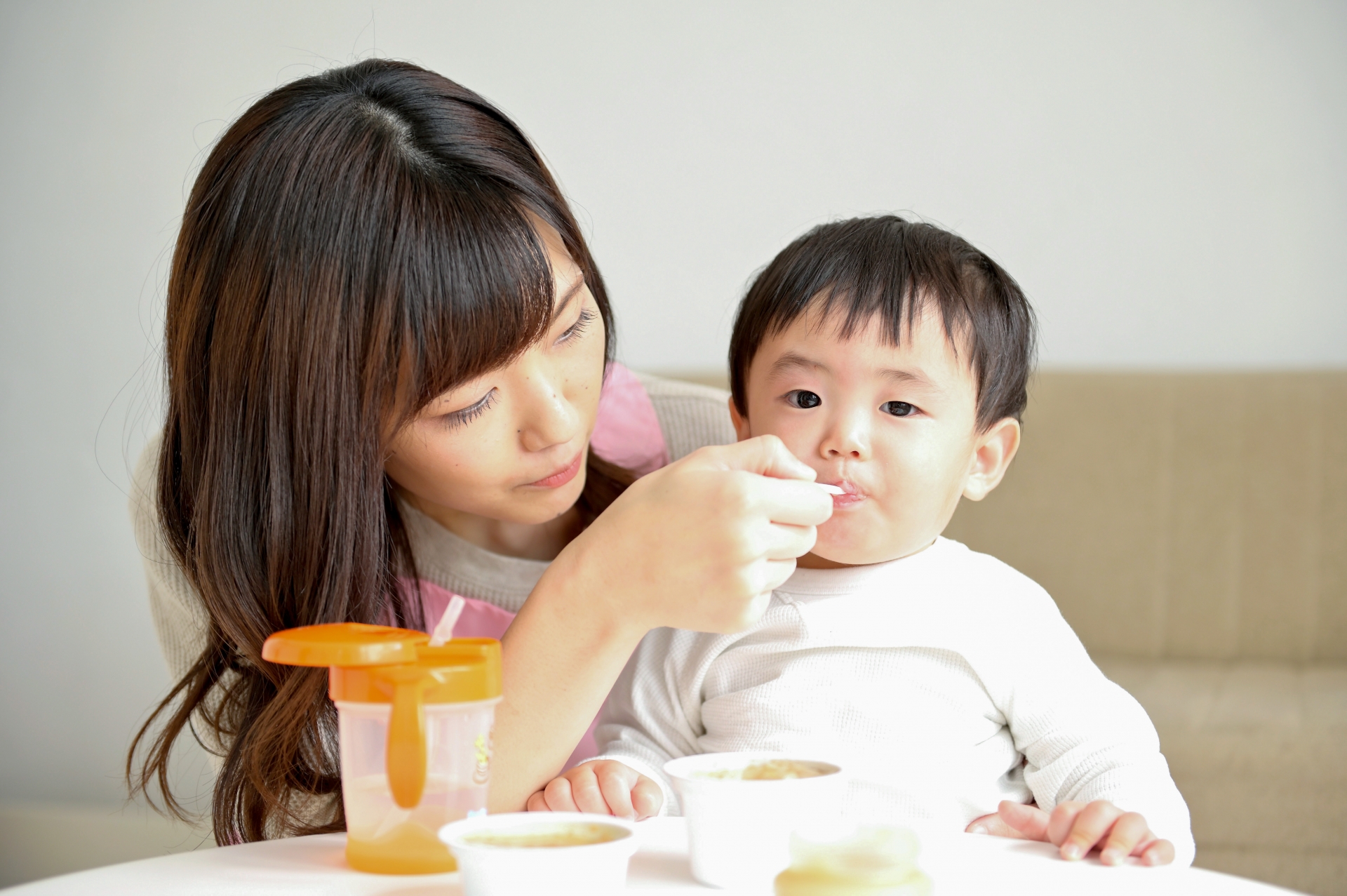 初めての離乳食！0歳～1歳の進め方とポイント