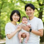 【先輩ママパパ直伝】赤ちゃんの旅行・お泊まり持ち物チェックリスト！帰省や新幹線の移動も安心の完全ガイド