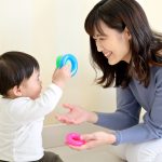 ベビーシッター料金はいくら？相場と内訳、賢く使う補助金制度を徹底解説！