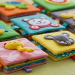 赤ちゃんにおすすめの布絵本：安全で楽しいおもちゃ選び