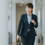 【先輩ママが解説】育休復帰日の決め方｜損しないタイミングはいつ？時短勤務や保活の進め方も完全ガイド