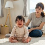 1歳児の「物を投げる」はいつまで続く？理由と対策、イライラしないための全知識
