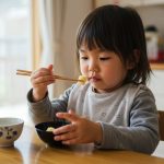 【イラストで簡単】正しい箸の持ち方を子どもに教える全知識｜いつから？練習方法は？これさえ読めば安心